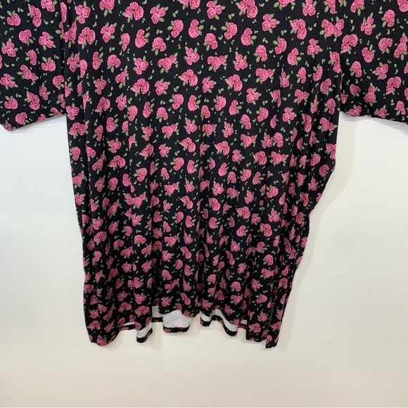 Torrid Top Woman 6X Super Soft  Jersey Knit Black Pink Floral Short Sleeve Tunic - Picture 3 of 8